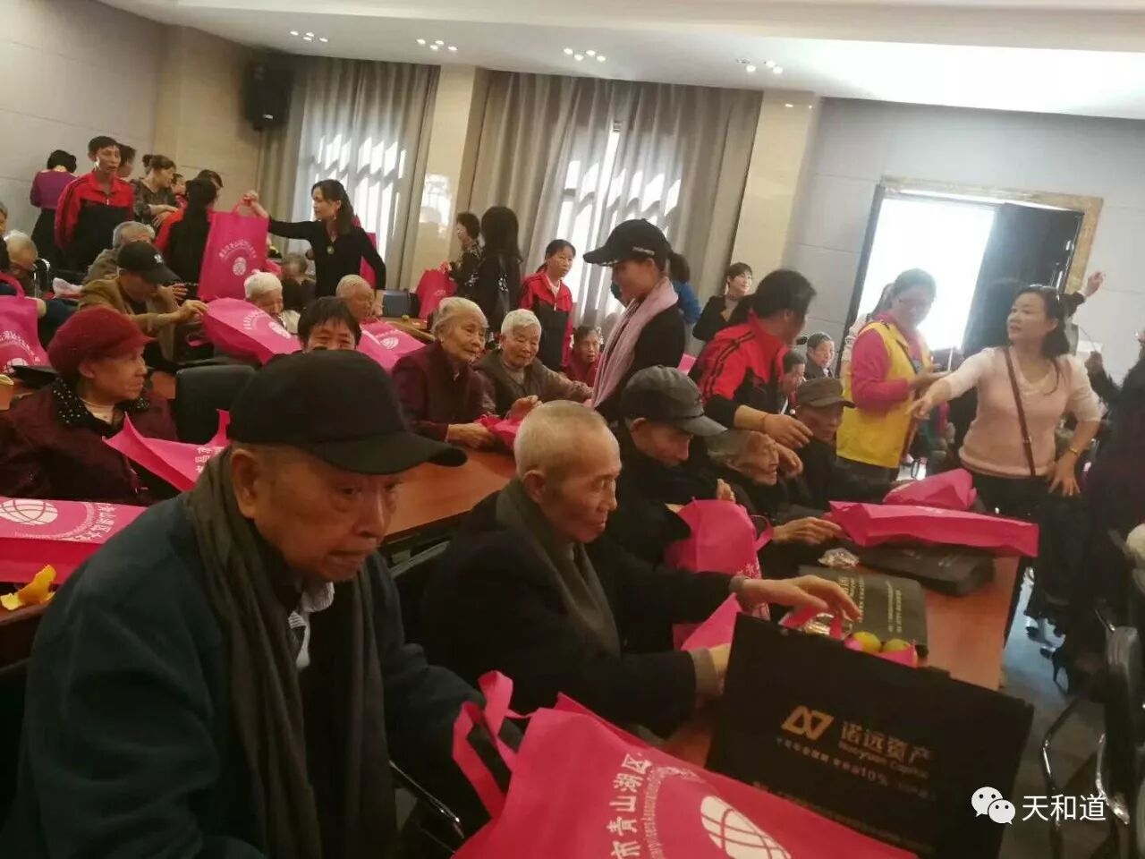 重阳走进湖坊敬老院