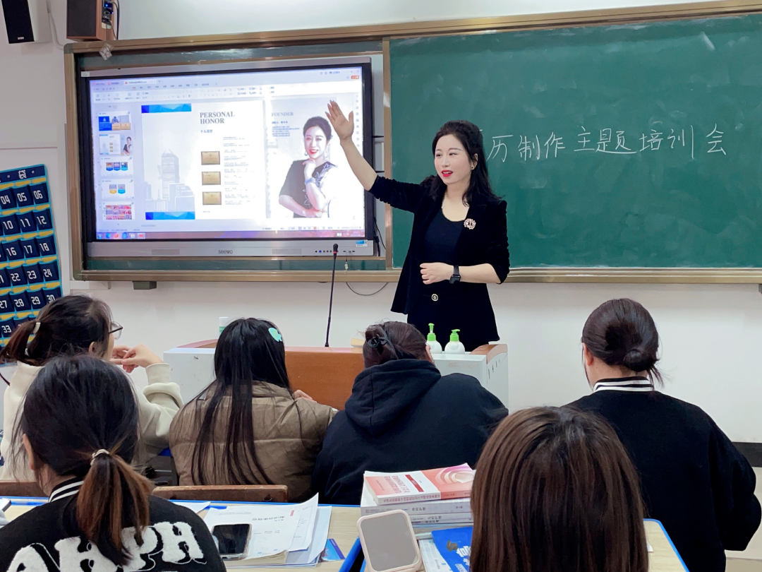 参加南昌职业大学年度招聘活动