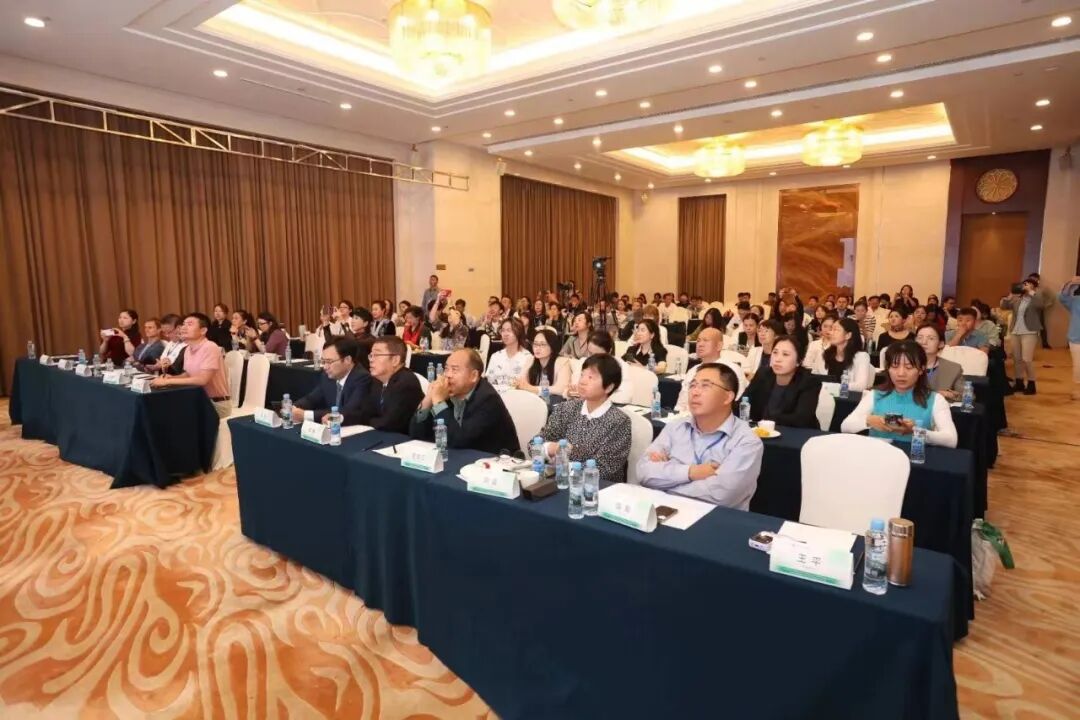 参加2023国际产学研用合作会议中医药相关活动