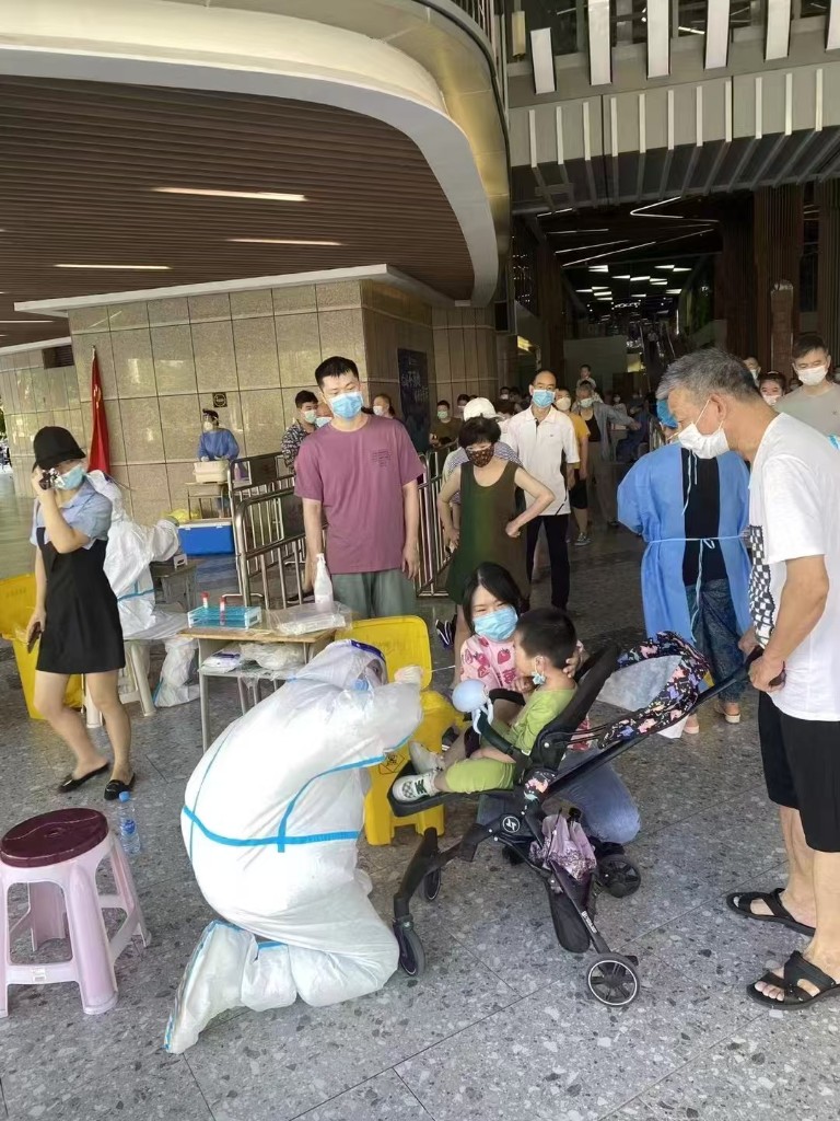 疫情防控期间天和道组织人员参与当地防疫工作的现场记录